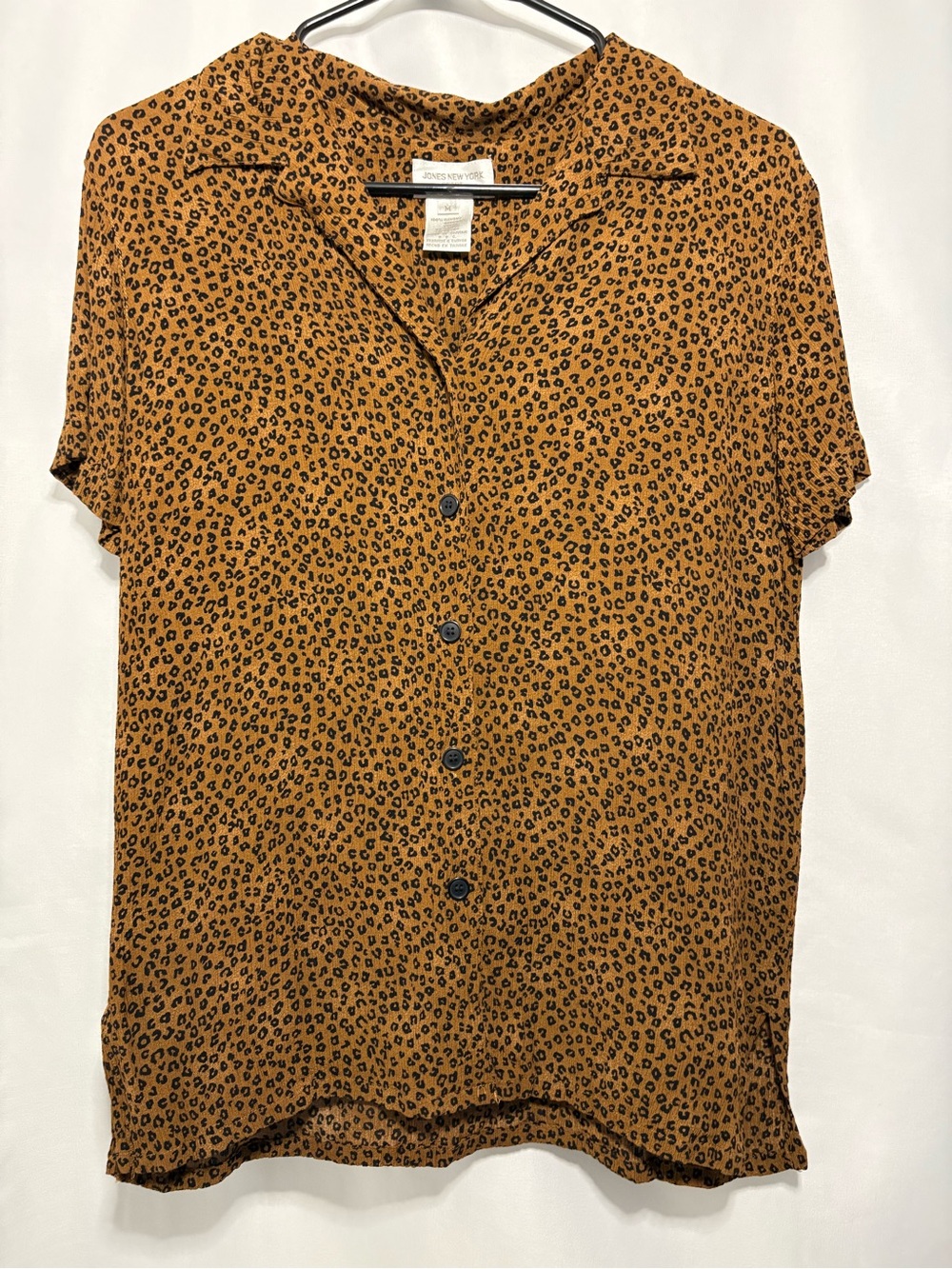 Women's Jones New York Short-Sleeve Leopard Print Button Down Shirt Size Medium